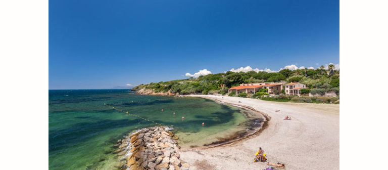 six fours plage des roches 1 12 768x336